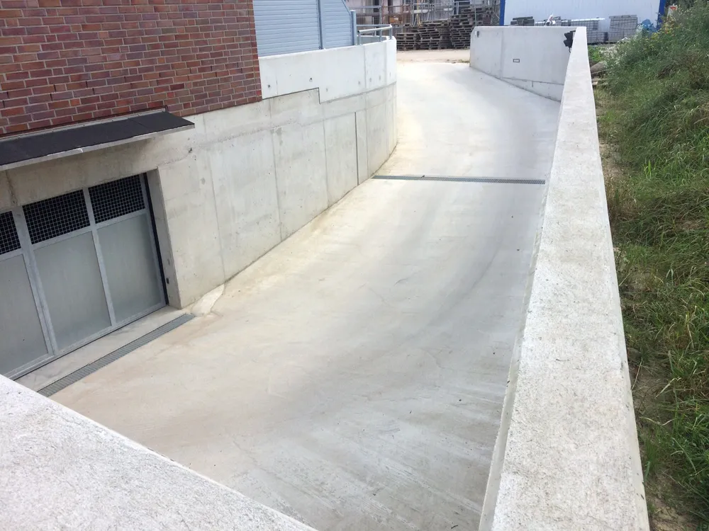 Tiefgaragenzufahrt